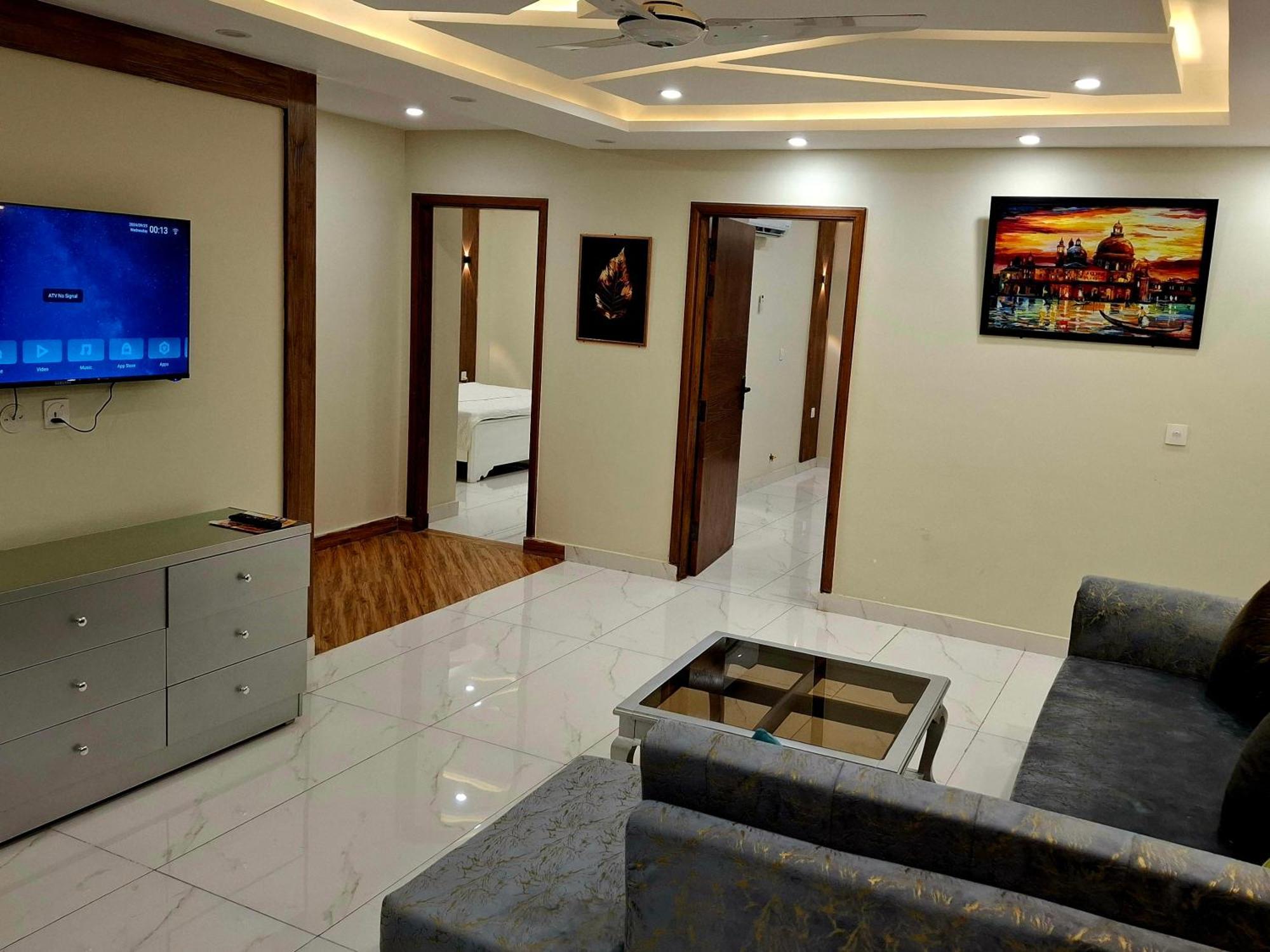 Royal Galaxy Hotel & Residence - Near Islamabad International Airport & Motorway Eksteriør billede